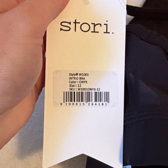 Stori Intro Sleeveless Scoop Neck Padded Sports Bra  Women's Size - Picture 3 of 4